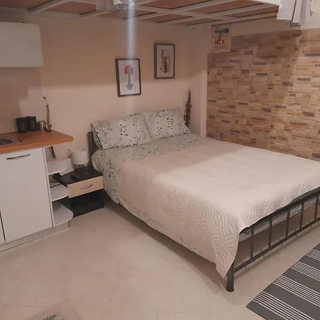 Minimal Studio! * Kavala